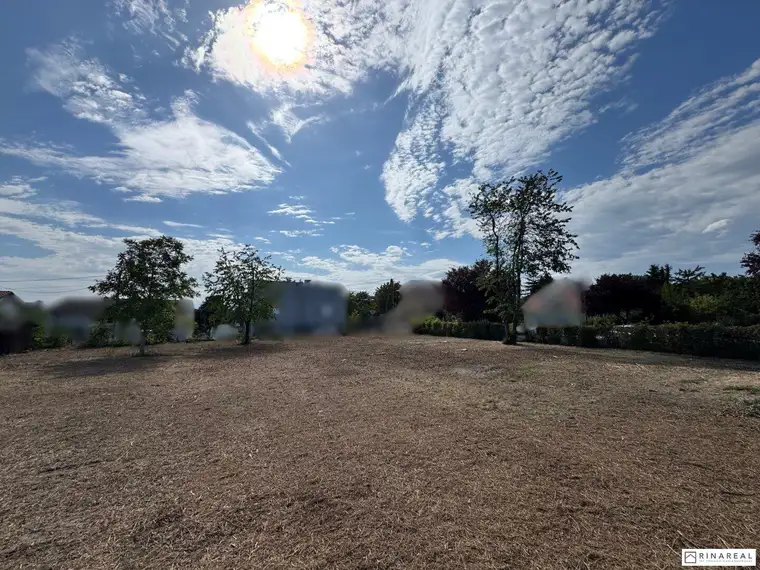 Zwei unbebaute Grundstücke | zusammen ca. 1.201 m² | Bauland Wohngebiet – maximal 2 Wohneinheiten pro GS | im Herzen von Leopoldsdorf - unweit der Hauptstraße