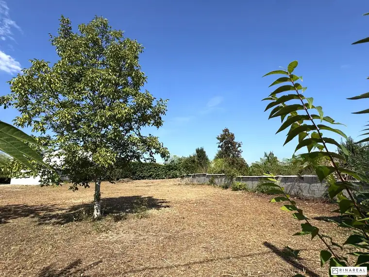 Unbebautes Grundstück | 600 m² | Bauland Wohngebiet – maximal 2 Wohneinheiten | im Herzen von Leopoldsdorf - unweit der Hauptstraße