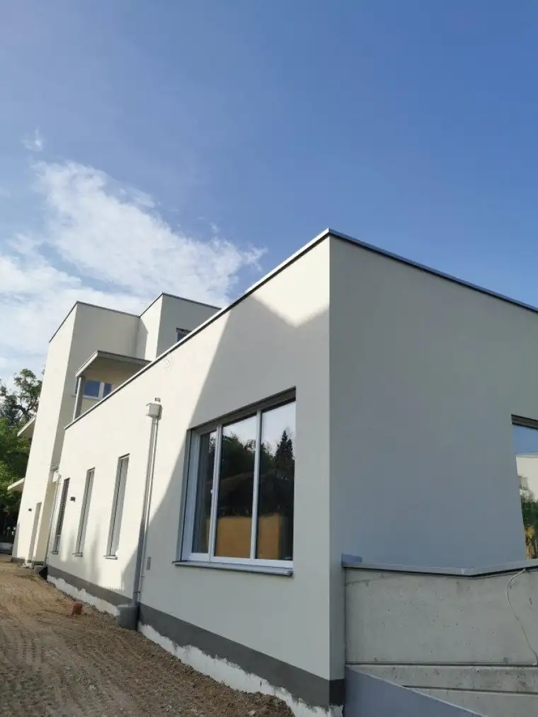 * * Moderne Erstbezugswohnung mit 3 Zimmern und großer Südterrasse in begehrter Lage. * *