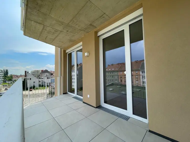 Moderne 2-Zimmer-Wohnung mit Innenhof-Balkon nahe Augarten