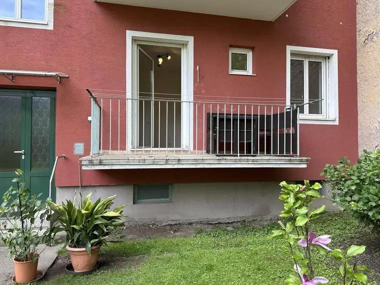 Zentral, saniert &amp; leistbar - helle 3-Zimmer-Wohnung mit Innenhofbalkon im Herzen von Lend