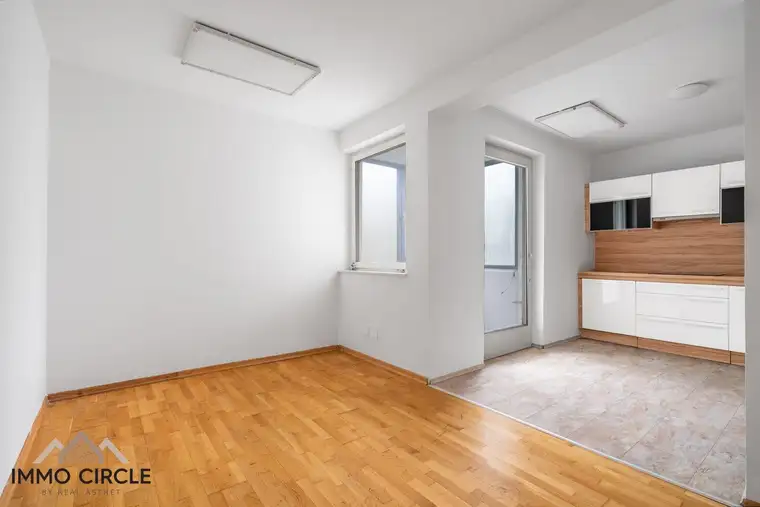 Geräumige 4-Zimmer-Wohnung mit Loggia nahe LKH – Renovierungsobjekt