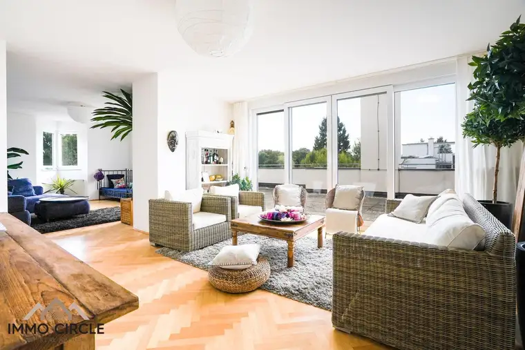 Stilvolle 118 m² Dachgeschoßwohnung mit 65 m² Panoramaterrasse in Graz-St. Peter!