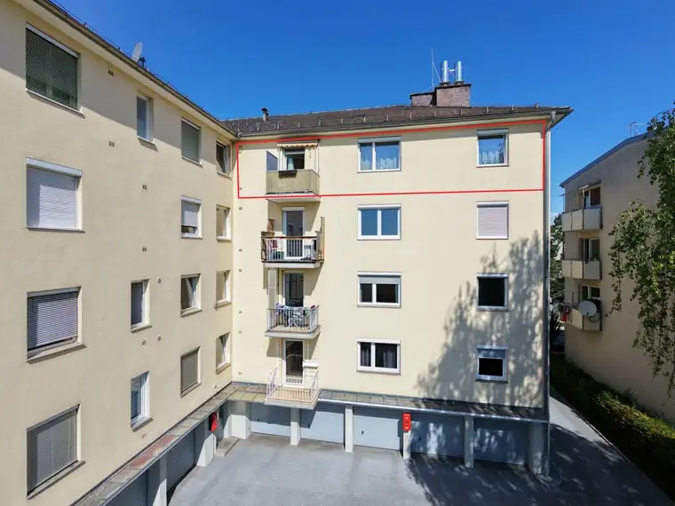 Ruhige Lage mit Blick ins Grüne - Stilvoll möblierte 2,5-Zimmer-Wohnung mit Balkon