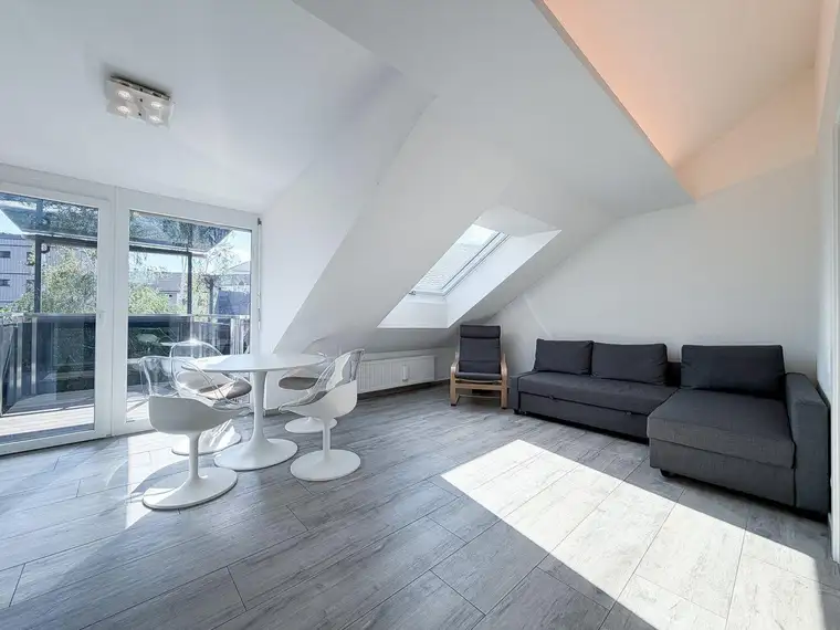 Moderne 2-Zimmer-Dachgeschosswohnung mit sonnigem Balkon nahe der Mur in Graz-Lend