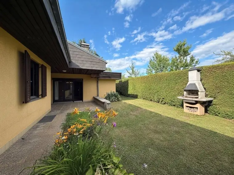 Großzügiges Haus mit traumhaftem Garten in ruhiger Sackgassenlage in Graz