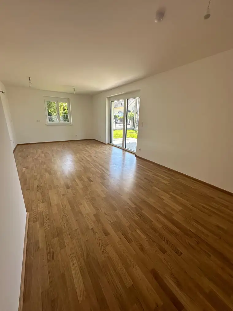 Experience modern Living in a Vienna Oasis - Owned sunny garden apartment – solid brick – turnkey – READY TO MOVE IN – COMMISSION-FREE – directly from the builder