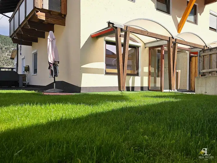 Helle Wohnung im EG mit großem Garten