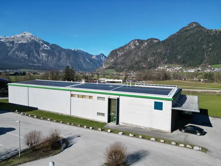 Produktions- und Lagerhalle - Teilflächen möglich - mit Kühlmöglichkeit