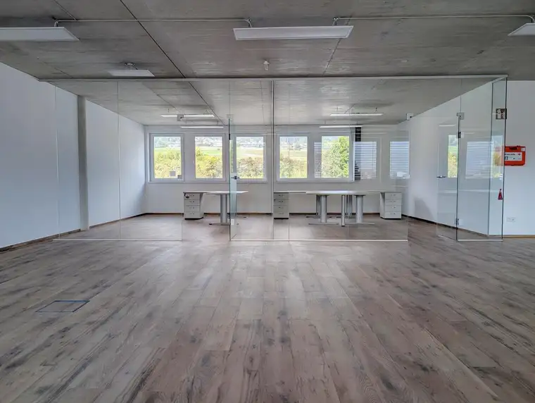 Repräsentativ und modern: Neuwertiges Büro mit hochwertiger Ausstattung