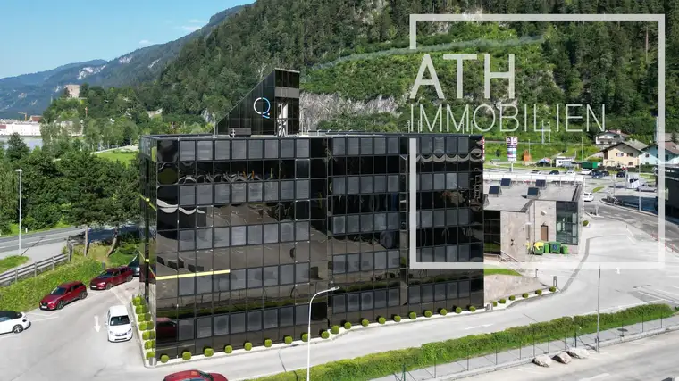 Modern saniertes Büro in Bestlage mit Parkplätzen
