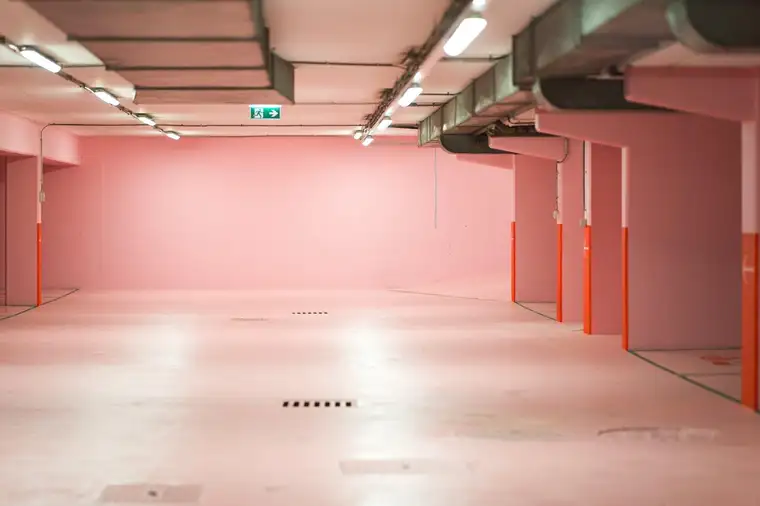 Provisionsfrei! Tiefgaragenstellplatz im Botschafterviertel!