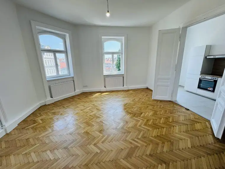 NEU! 2-Zimmer-Altbautraum in bester Lage des 8. Bezirks!