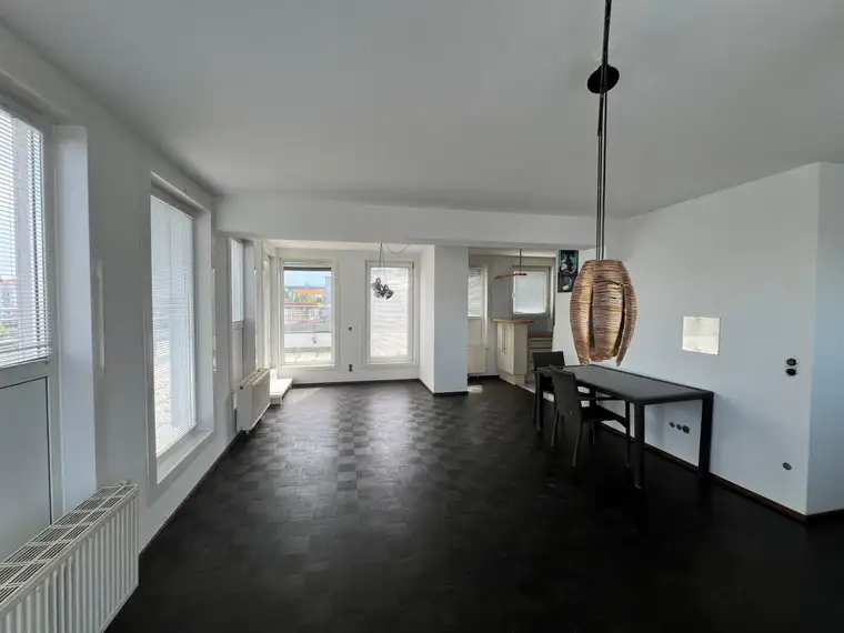 Traumhafte 3-Zimmerwohnung mit großzügiger Terrasse mit 360° Rundumblick in 1200 Wien