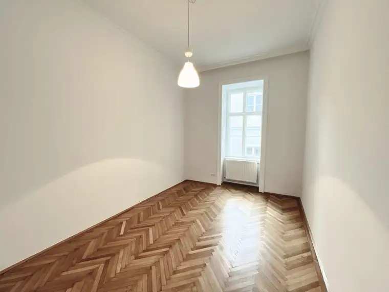 Maximilian Schandl, Kuhn Immobilien GmbH