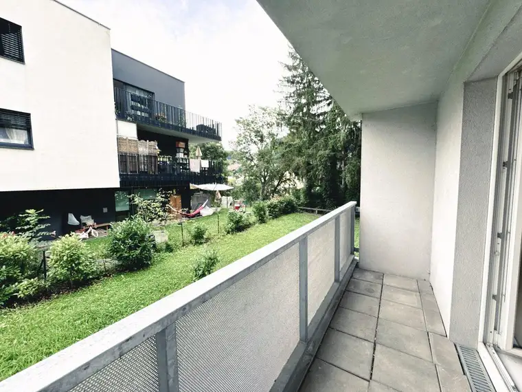 NEU! WG-Geeignete 2-Zimmerwohnung mit Loggia zu vermieten!