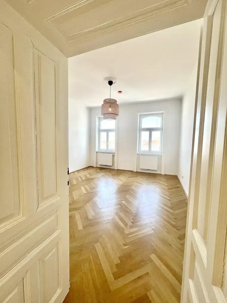 NEU! 2-Zimmer-Altbautraum in bester Lage des 8. Bezirks!
