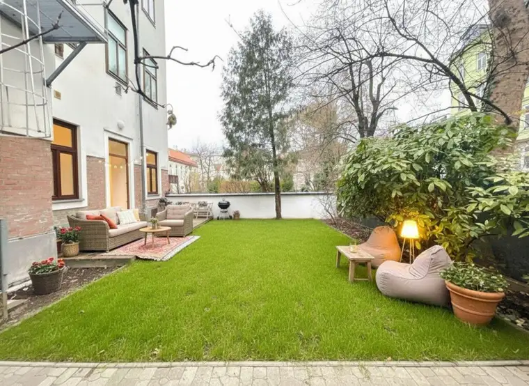 ERSTBEZUG! Künstlerwohnung mit malerischen Garten in Top-Lage von 1070! RARITÄT!