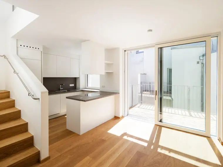Exklusive Maisonette 3-Zimmer-Dachgeschosswohnung mit zwei Freiflächen! Erstbezug!