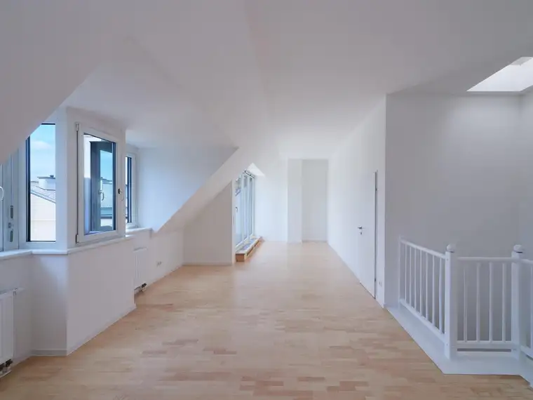 NEU! Lichtdurchflutete 3-Zimmer-Maissonette-Dachgeschosswohnung mit Terrasse!