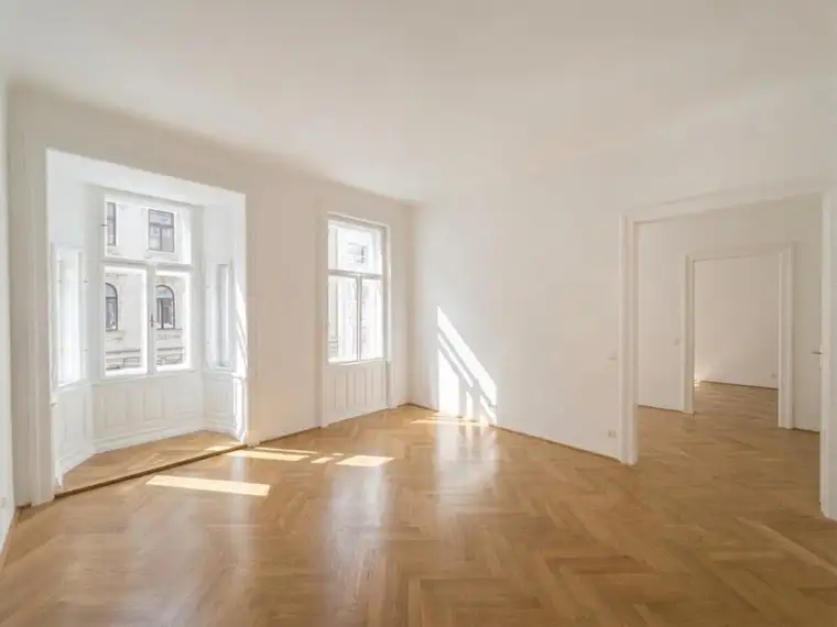 ERSTBEZUG! Generalsanierter Altbau-Charme im Herzen von Mariahilf! 3-Zimmer-Wohnung mit Erker!