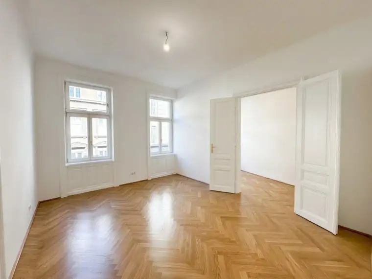 Maximilian Schandl, Kuhn Immobilien GmbH