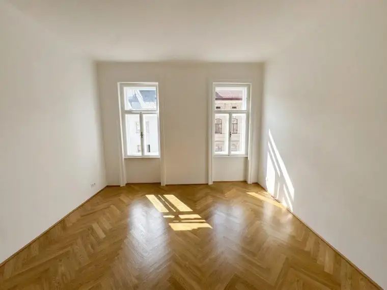 Maximilian Schandl, Kuhn Immobilien GmbH