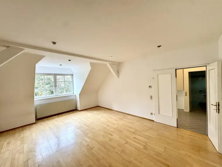 NEU!WG-Geeignet! 3-Zimmerwohnung in wundervollem Altbau zu vermieten!