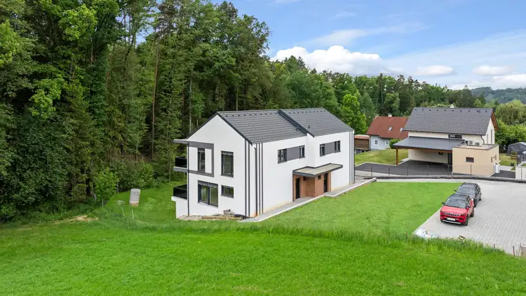 Neues Doppelhaus mit Garten und Terrasse in Hitzendorf