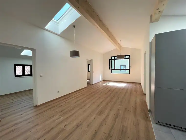 Sofortbezug möglich - Dachgeschoßwohnung- Top 06 - 4 Zimmer, 6130 Schwaz