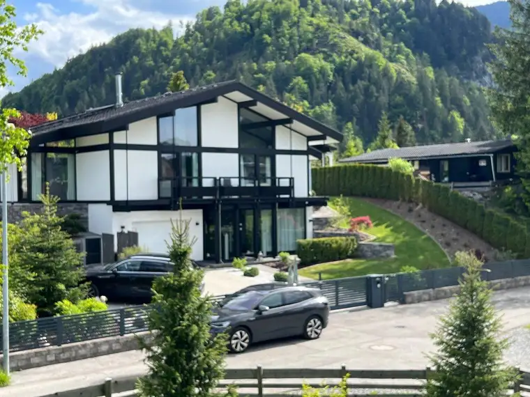 Pflach/Nähe Reutte-Füssen! Hochwertiges Einfamilienhaus mit Einliegerwohnung!