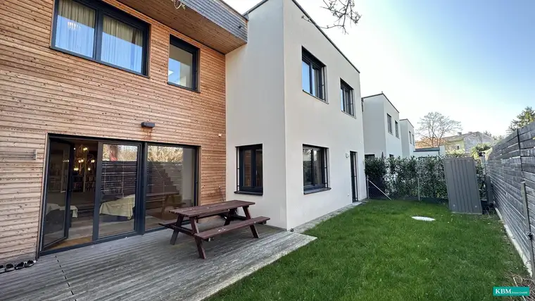 Modernes Reihenhaus mit 3 Schlafzimmern und Autoabstellplatz