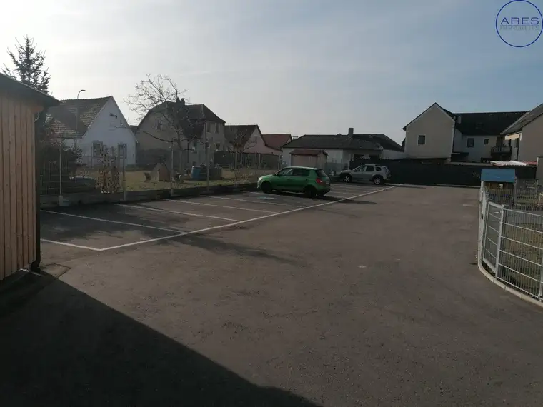 PKW-Stellplatz in Krankenhausnähe (Krems-Weinzierl)