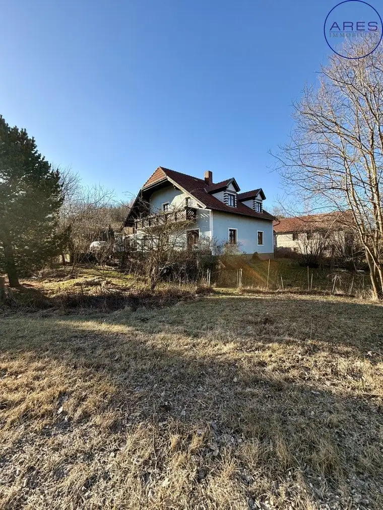 *** Einzigartiges Anwesen mit großzügigem Wohnhaus und grenzenlosen Möglichkeiten ***