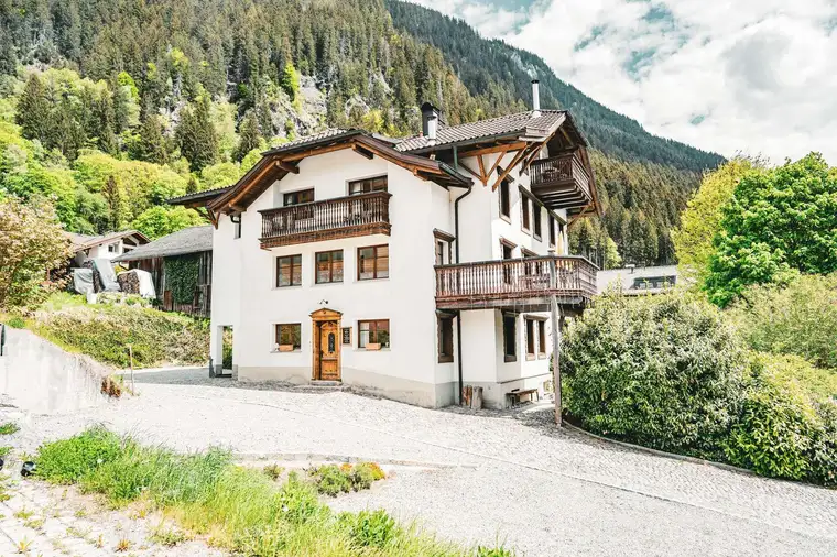 Historische Alpenvilla mit Ferienwohnungen in Gaschurn, Montafon