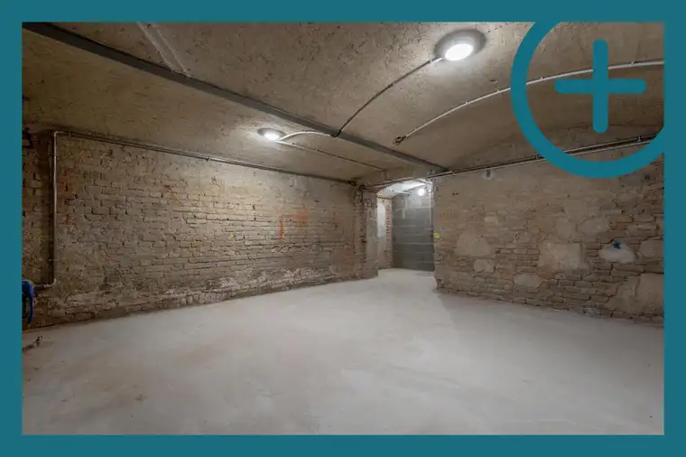 LAGERFLÄCHE IM SANIERTEN ALTBAU
