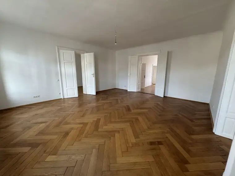 Mietwohnung ca.126m2 in bester Lage-stilvoll-gepflegt in Graz! ***Wohngemeinschaften möglich***