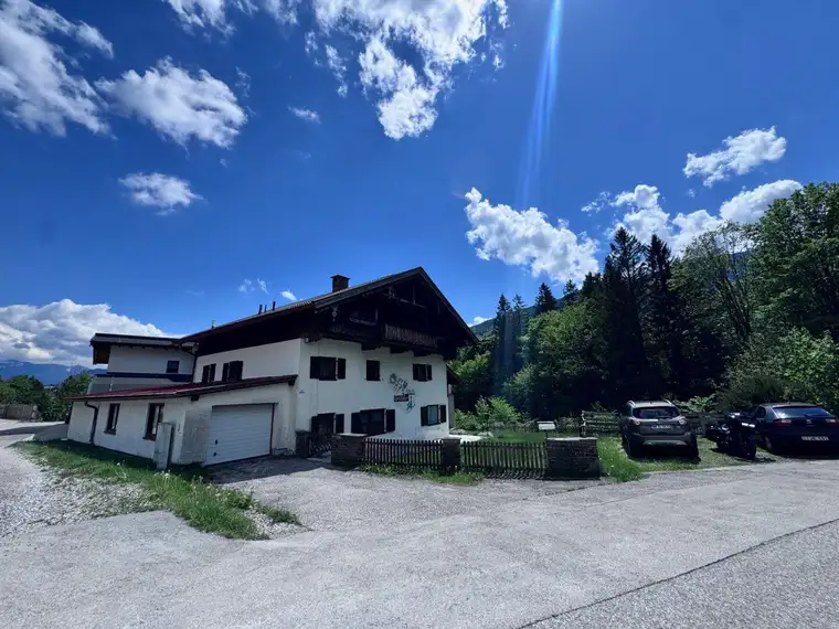 Sanierungsbedürftiges Gästehaus (Frühstückspension) in traumhafter Sonnenlage von Eben am Achensee zu kaufen