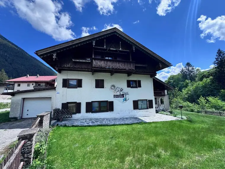 Sanierungsbedürftiges Gästehaus (Frühstückspension) in traumhafter Sonnenlage von Eben am Achensee zu kaufen