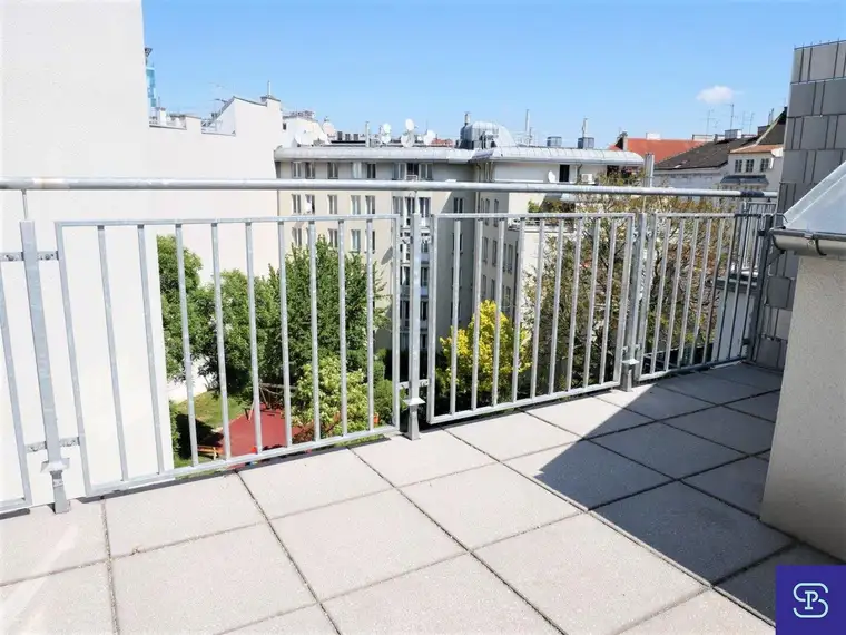 Provisionsfrei: Klimatisierte 63m² DG-Wohnung + 10m² Süd-Terrasse und Einbauküche in Toplage - 1060 Wien