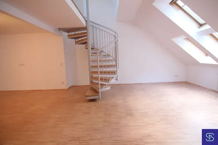 Provisionsfrei: Unbefristete 127m² DG-Wohnung mit 3 Zimmern + Galerie beim Naschmarkt - 1040 Wien