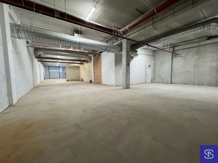 Ebenerdige 294m² Lagerfläche mit Rolltor Nähe Rautenweg - 1220 Wien