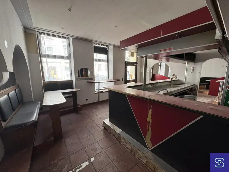 Sechshauserstraße: Geschäftslokal 98m² mit Sanierungsbedarf zu vermieten - 1150 Wien