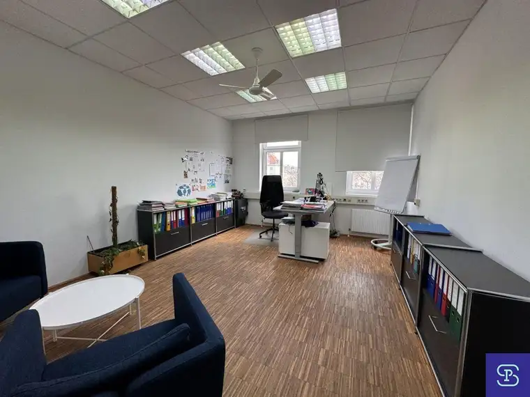 Unbefristete 556m² Bürofläche + 221m² Keller am Humboldtplatz - 1100 Wien