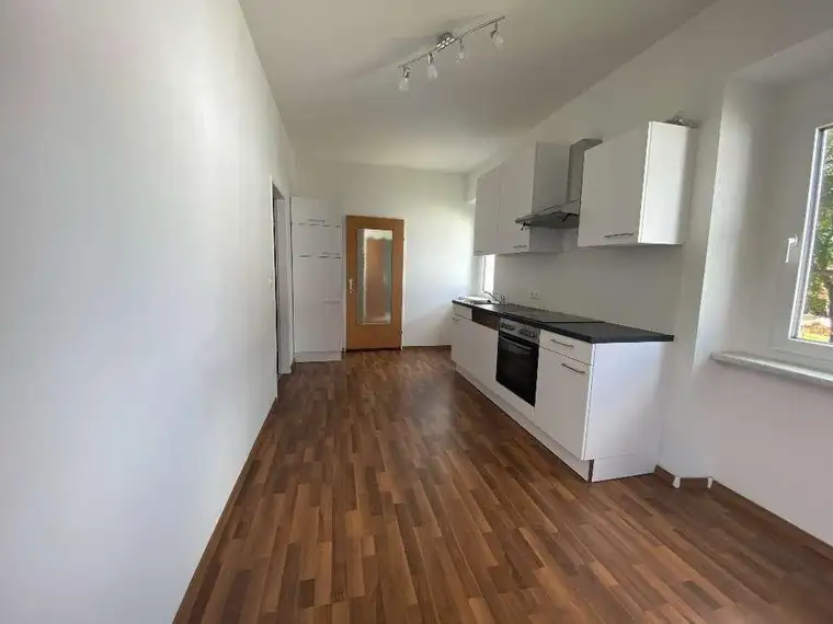 Helle 2-Zimmer-Wohnung in Anger zu vermieten!