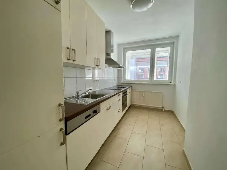 Optimal aufgeteilte 84m2 Wohnung mit Balkon! WG tauglich!