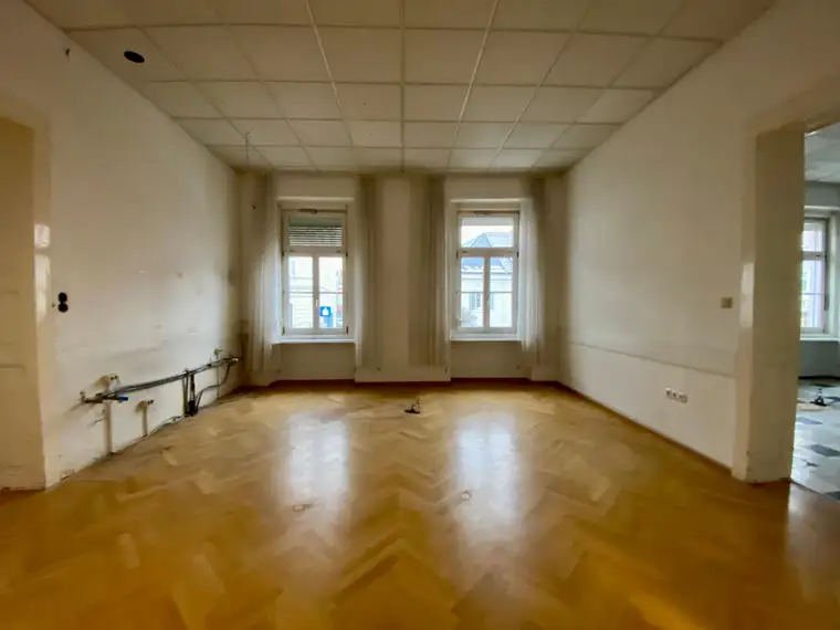 Vielseitiges Geschäftslokal in zentraler Lage!
