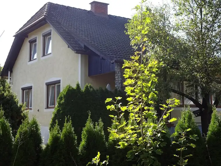 Zweifamilienhaus mit vielen Nutzungsmöglichkeiten im Zentrum von Payerbach