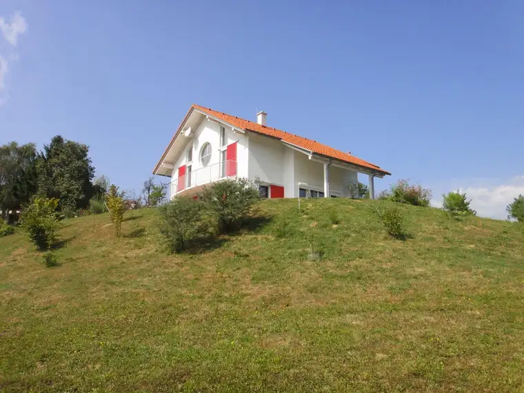 TRAUMHAUS IM GRÜNEN MIT AUSSICHT IN RUHELAGE!