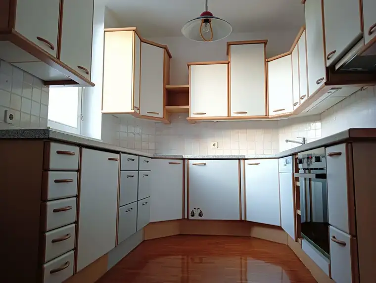 Einziehen und wohlfühlen – Ihr kleines Glück mit Balkon und Garage in Graz St.Peter!